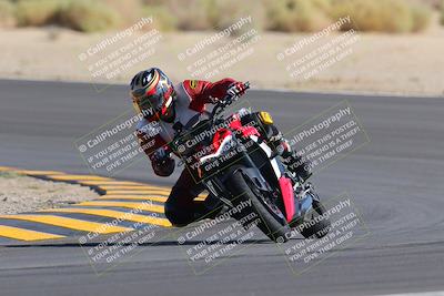 media/Oct-08-2022-SoCal Trackdays (Sat) [[1fc3beec89]]/Turn 10 (945am)/